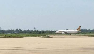 新加坡飛?？诤桨嘟德?次 大部分乘客嚇哭