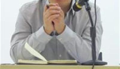 杜輝亮：迎潮而立 踏浪而行