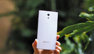 格力手機不面市或因低配高價 董明珠屢改口風