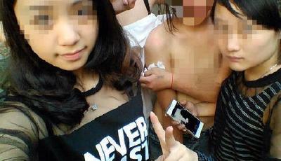 四川在校初中女生遭扒光羞辱 施暴女生已經(jīng)輟學