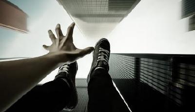 深圳青年男子證券公司墜樓 疑因炒股失敗