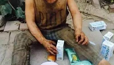 與豬同住男孩獲救助 每月500救助金由姑姑撫養(yǎng)