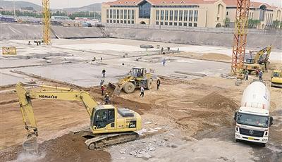 青島上半年投資近八百億元 建重點項目157個