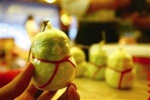 水果店現人參果50元2個 營養價值與番茄相似