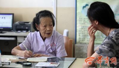 91歲醫生堅持義診不開貴藥 資助79名貧困生