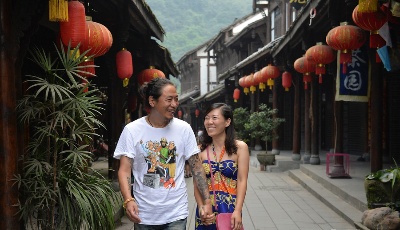 辭職看世界女教師定居成都 世界那么大要和丈夫一起看