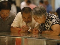 買買買！千足金降至278元/克 賣場銷售火熱