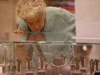 買買買！千足金降至278元/克 賣場銷售火熱