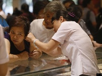 買買買！千足金降至278元/克 賣場銷售火熱