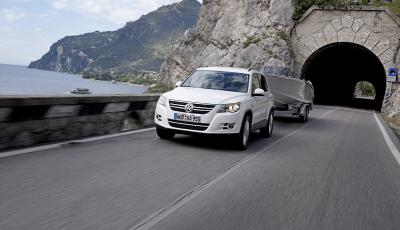 巨頭集體看空中國車市：工廠停滿未售新車