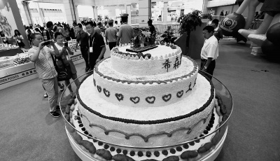 現場制作“土豆宴” 展示土豆百余種吃法