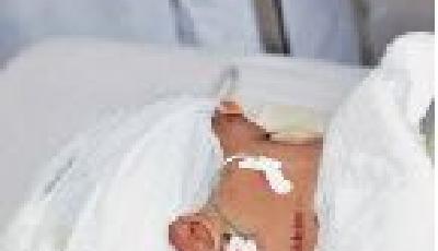 河南5歲男童被繼母砍50多刀 血如泉涌手指被砍斷