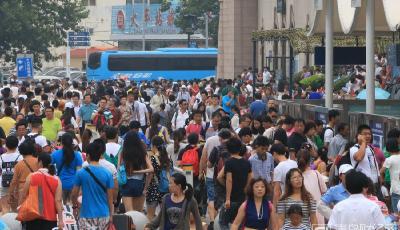 想要“錯峰出游”？先落實“帶薪休假”