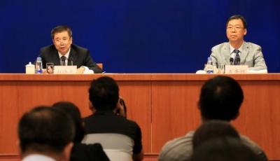 我国发行纪念抗战胜利７０周年纪念币和纪念邮票