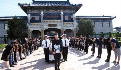 中傳遇害女生告別儀式 家屬聘李天一案律師要求判嫌犯死刑