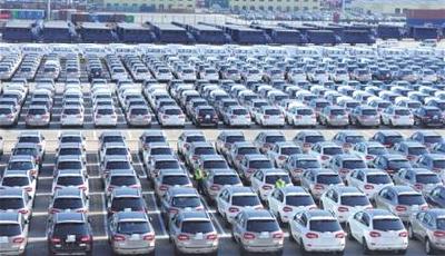 青島整車(chē)進(jìn)口的新常態(tài) 1650雷諾停靠保稅港區(qū)