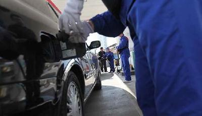 山東多家加油站被曝買高檔煙酒月餅可開汽油發票