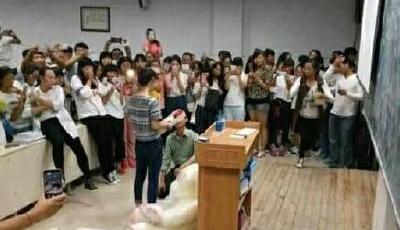 教官向受訓女生表白并強吻 網友:防火防盜防教官