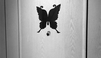 情侶酒店貓眼反裝 房內(nèi)一舉一動都可清晰看見