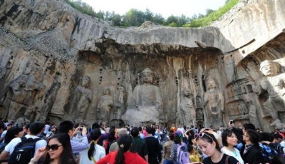 多景區(qū)發(fā)“黃金周”限流公告 網(wǎng)友擔(dān)心被堵門(mén)外