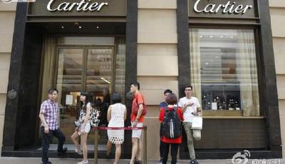 香港經歷"最糟糕黃金周"：珠寶店服務員比客人多