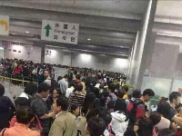 國(guó)慶首日中國(guó)旅游購(gòu)物者全面“攻陷”日本！