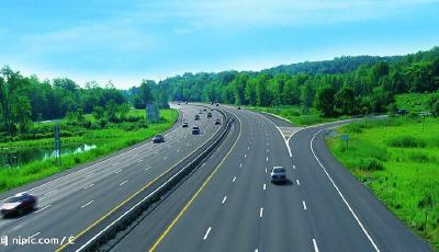 夫妻將11歲兒子忘在服務(wù)區(qū) 駛出百里發(fā)現(xiàn)孩子丟了