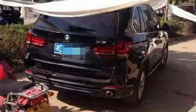 女童遭寶馬碾壓身亡 肇事者在打手機(jī)抽煙