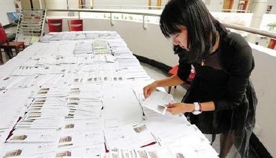 2907名新生寫家書 50多封因格式錯誤被退回