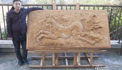 保安50萬根牙簽扎出3D奔馬 歷時3個月花費2000元