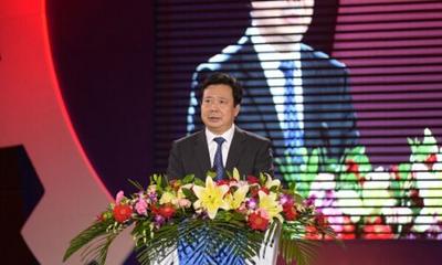 李群：拼搏实干 助青岛各项工作走在前列