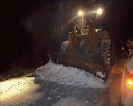 黑龍江漠河等地遭遇暴雪天氣 部分車輛滯留公路