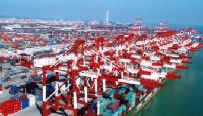 給地?zé)捚髽I(yè)運原油的船堵塞青島港 一天要付數(shù)萬美元滯期費