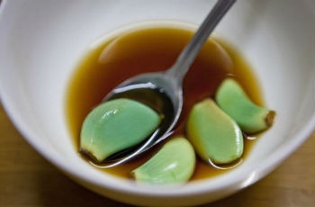 大蒜吃法不同功效也不同 生吃最保健