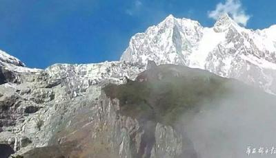 四川現(xiàn)世界級“狼圖騰”奇觀 向全球征名(圖)