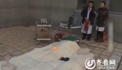 警惕劣質(zhì)電熱毯：售價(jià)6.8元 插電50分鐘冒煙