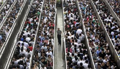 北京市委首提嚴(yán)控人口規(guī)模:2300萬為“天花板”