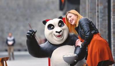 烏克蘭美女月入高達3萬 被成都男友母親逼分手(圖)