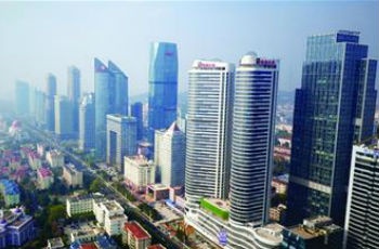 航拍五四廣場多個地標建筑 中鐵中心"最高"