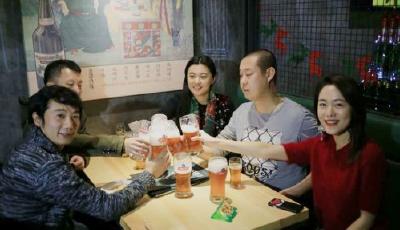 精致生活，精釀相伴：TSINGTAO1903社區客廳溫暖過圣誕