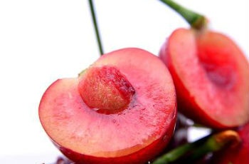 嚇?biāo)缹殞毩?這些天然食物竟含有毒素