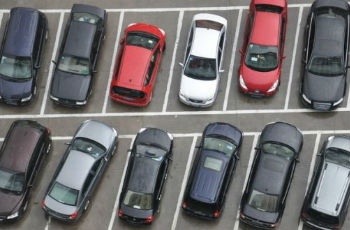 青島鼓勵(lì)社會(huì)力量建停車(chē)場(chǎng) 政府給予資金補(bǔ)助