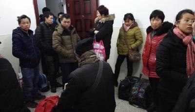 列車長回應(yīng)"報(bào)錯(cuò)站誤下車":自掏腰包找車接送