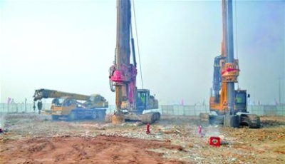 青島新機(jī)場(chǎng)站前高架橋開建 總面積接近4萬平方米