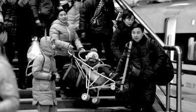 應對疊加高峰 鐵路部門再加開110列旅客列車