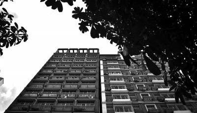 深圳兩座“握手樓”變“接吻樓” 200余人撤離