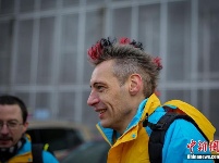 春節(jié)臨近中國(guó)員工放假 洋快遞員爭(zhēng)相上崗