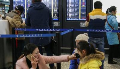 “小白領”的春運：機票三千也要回家