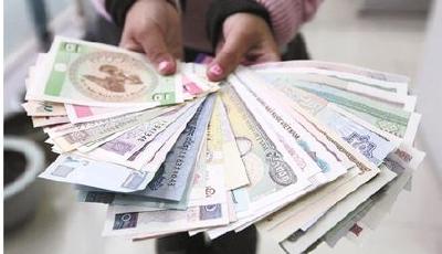 朋友圈百元熱賣“外幣大禮包” 銀行：僅值15元