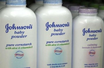 強生嬰兒爽身粉致癌 被判賠4.7億